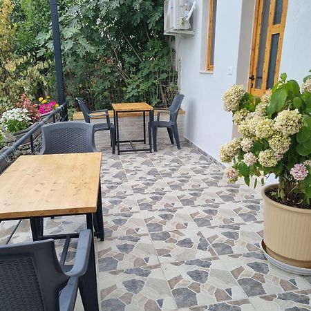 Tony'S Terrace Bed & Breakfast Gjirokaster Luaran gambar