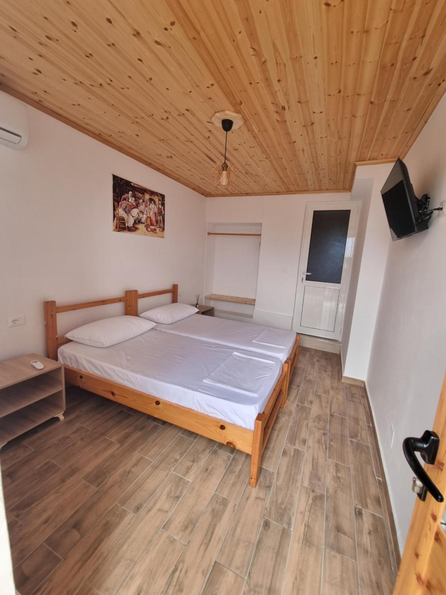 Tony'S Terrace Bed & Breakfast Gjirokaster Luaran gambar