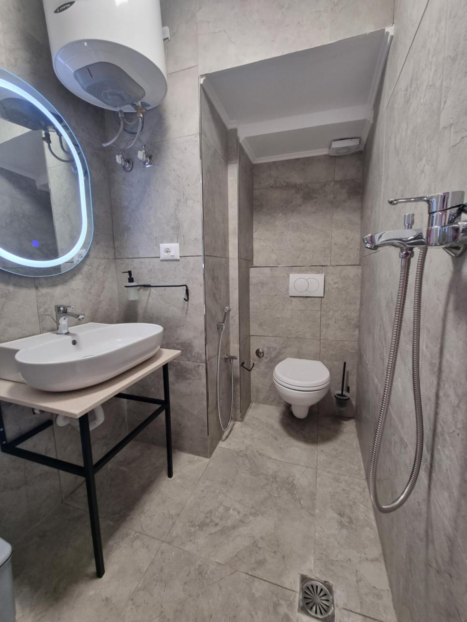 Tony'S Terrace Bed & Breakfast Gjirokaster Luaran gambar